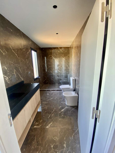 Imagen 9 de 14 de Excelente Casa A Estrenar En Barrio Privado Chacras De La Villa