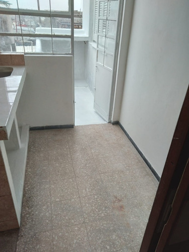 Imagen 2 de 12 de Prox.centro Comer Interno Con Mucha Luz Terraza Bajos Gastos