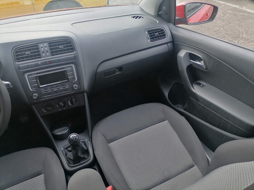 Imagen 5 de 12 de Vento Comfortline Std Rojo 2020 Unico