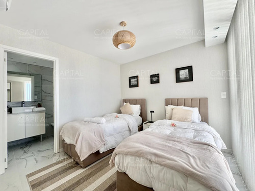 Apartamento En Venta A Estrenar De Tres Dormitorios En Poseidon Laguna, Punta Del Este