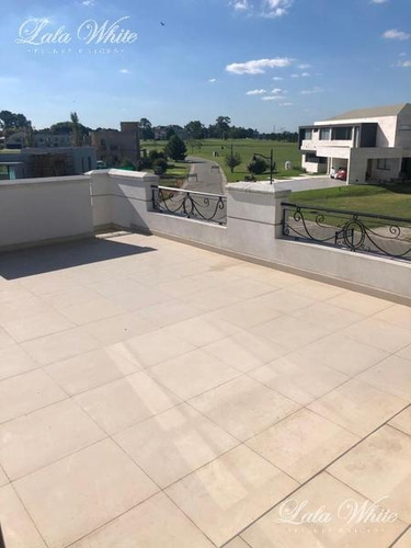 Imagen 22 de 30 de Venta - Casa En La Providencia