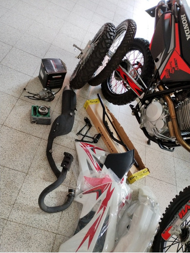 Imagen 20 de 25 de Honda Tornado Xr 250 / 300