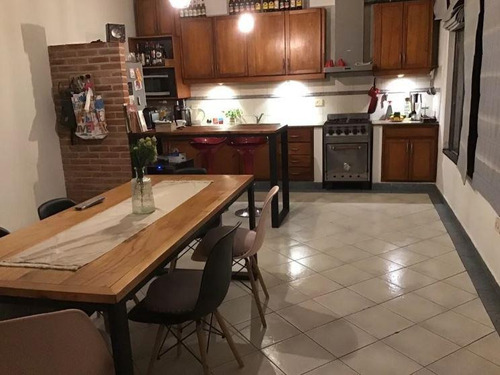 Casa Venta 2 Dormitorios 2 Baños 2 Cocheras, Jardin Terreno 10 X 20 Mts - 200 Mts 2- La Plata