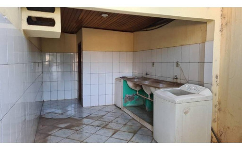 Imagem 29 de 30 de Proximo Da Praça / Casa Espaçosa/ Otimo Preço. - 24813