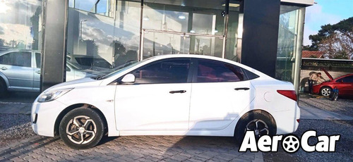 Imagen 6 de 14 de Hyundai Accent 1.4 Gl 1.4 2015 Impecable! Aerocar