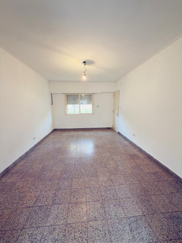 Casa Con Galpon, 2 Dormitorios, Patio, Apto Taller
