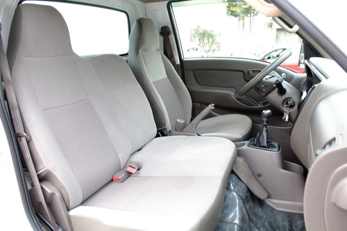 Imagem 10 de 11 de Hyundai Hr 2.5 Hd Turbo Diesel Manual 6m - 2020 - Branco