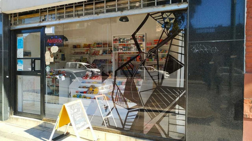 Imagen 3 de 8 de Venta!! Fondo De Comercio Maxikiosco Impecable. Flores