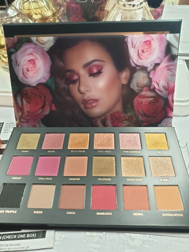 Sombra De Ojos Huda Rose Gold Palette Remastered Color Multicolor