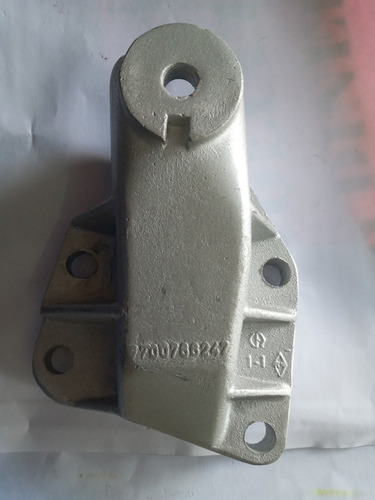 Base Aluminio  Izq Renault R21