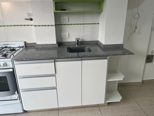 Venta Caseros Amplio Monoambiente Bajas Expensas