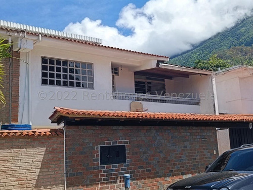 Casa En Venta En Los Chorros Caracas 23-29480