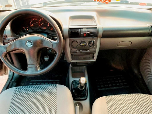 Imagem 7 de 15 de Chevrolet Classic 1.0 Mpfi Vhce 8v Flex 4p Manual