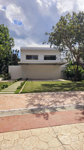 Casa En Venta En Lagos Del Sol Cancun