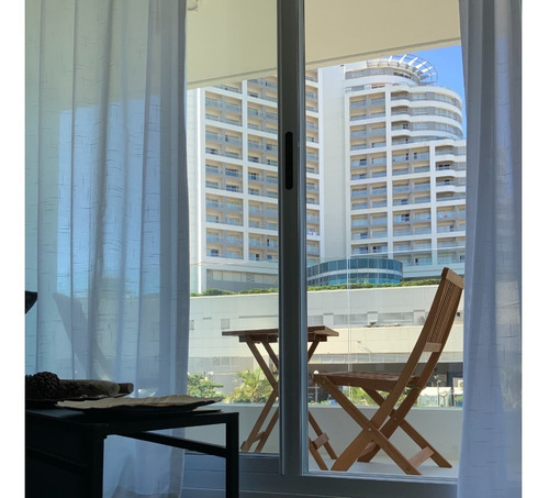 Imagen 2 de 23 de Departamento En Punta Del Este, Parada 4 Y Costanera Frente A Enjoy Conrad Disponibilidad En Descripción