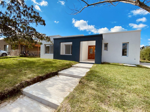 Imagen 2 de 30 de Vendo Casa Toda En Una Planta, 3 Habitaciones 2 Baños Y Toilette, Piscina Ya Terminada!