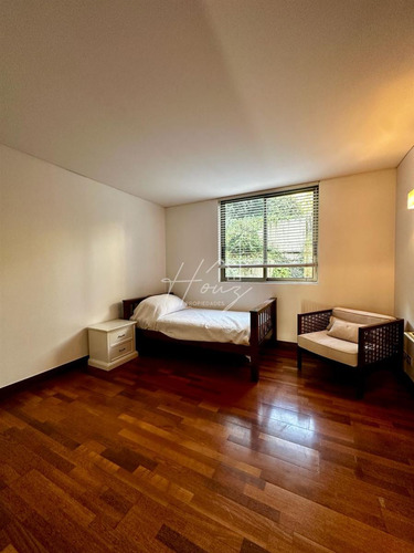 Duplex En Venta De 5 Dorm. Valle Escondido Lo Barnechea