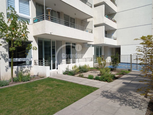 Venta Departamento Macul, Con Estacionamiento Y Termopanel