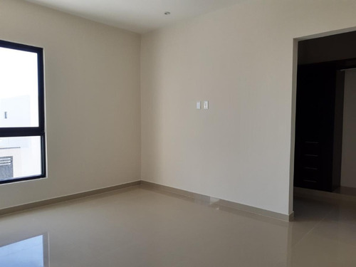 Imagen 13 de 20 de Lomas De La Rioja, Casa En Venta Con Roof Garden Y Vista A La Laguna
