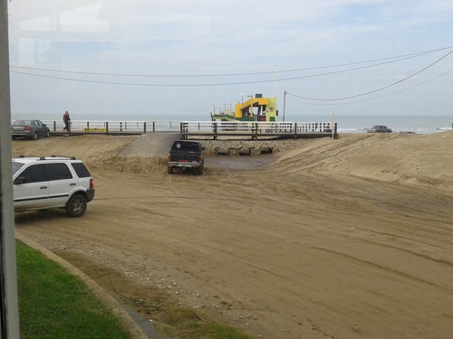 Imagen 4 de 11 de Venta Villa Gesell ,amplio Local Restaurant Frente Al Muelle