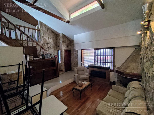 Imagen 20 de 30 de Casa De 4 Dormitorios En Venta En Rosario