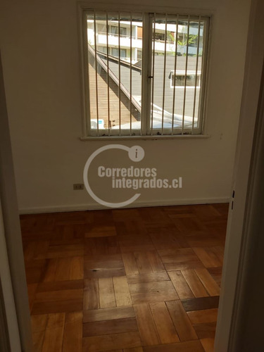 Casa En Arriendo De 4 Dorm. En Las Condes Metro E. Militar