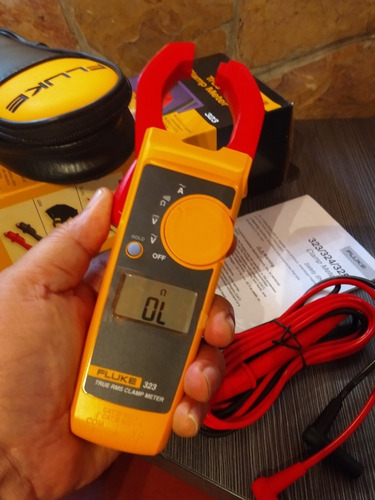 Imagen 1 de 6 de Pinza Amperimetrica Fluke 323