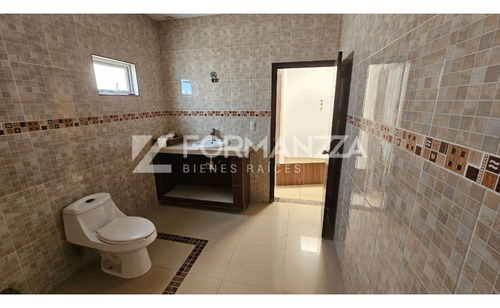 Casa En Venta En Almendros En Villa De Álvarez, Colima
