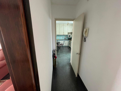 Imagen 9 de 30 de Alquiler De Hermosa Propiedad Horizontal, Con Espacios Muy Amplios En Pleno Centro, En La Avenida Principal $ 30.000