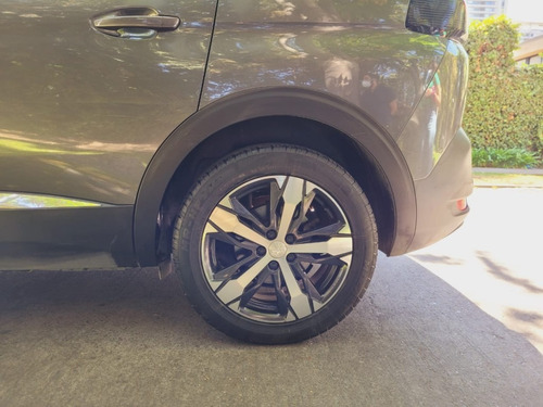 Imagen 9 de 13 de Peugeot 5008 Allure