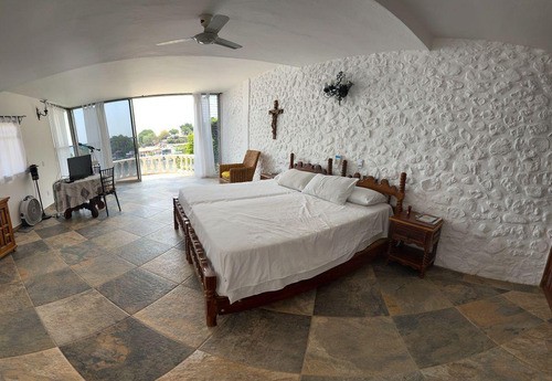 Casa A Orilla Del Lago De Tequesquitengo