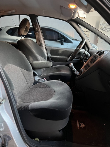 Imagen 11 de 13 de Citroen Xsara Picasso 1.6 16v Fase 2 Confort Les Automotores
