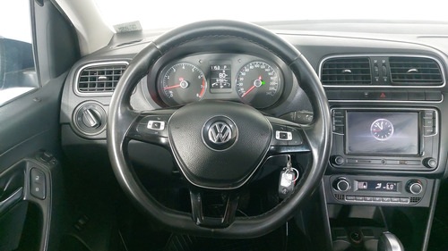 Volkswagen Vento 1.6 HIGHLINE AUTO