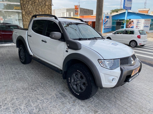 Imagem 2 de 11 de Mitsubishi L200 Savana