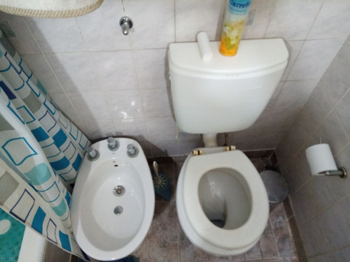 Casa 2 Dormts,patio,cochera Vende/permuta Por Dto 2 Dormts