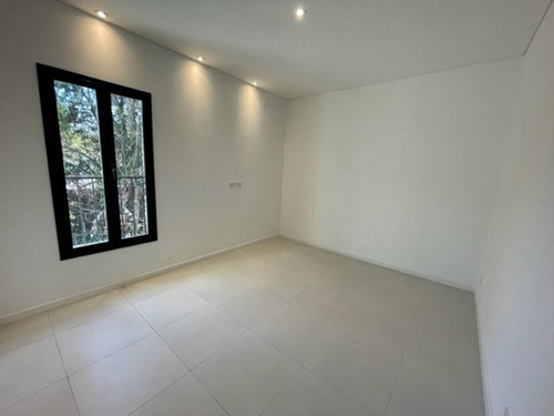 Imagen 20 de 23 de Triplex A Estrenar De Categoria En Venta, San Miguel.