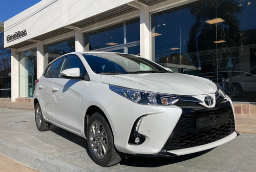 Imagen 3 de 15 de Toyota Yaris 5 Ptas 1.5 16v Vvt-i Xls Cvt 0km My2023