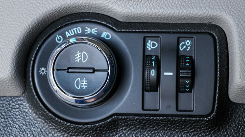 Imagen 11 de 15 de Chevrolet Tracker 1.8 Ltz Fwd Mt 140cv - 113810 - C