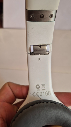 Audífonos Bluetooth Beats Wireless Color Blanco Originales Gris (Usado)