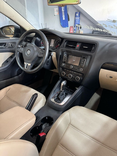 Volkswagen Jetta 2.0 Comfortline Flex 4p Automática