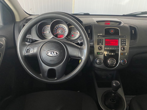Kia Cerato 1.6 EX2 SEDAN 16V GASOLINA 4P MANUAL