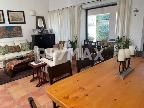 Casa En Renta En Privada En Hacienda De Los Cues En Villas Del Mesón En Una Planta