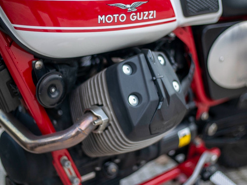 Imagen 11 de 15 de Moto Guzzi V7 Stornello 750 Cardanico Italiano Accesorios