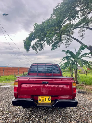 Toyota Hilux 2.4l 117 hp 4x2