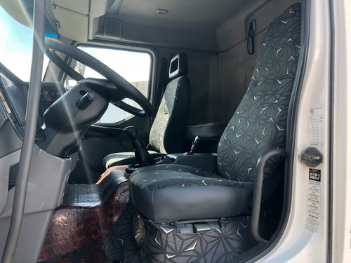 Volvo Vm 260 Ano 2010 Leito