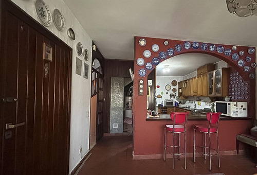 Casa En San Isidro, Barrio Las Carreras