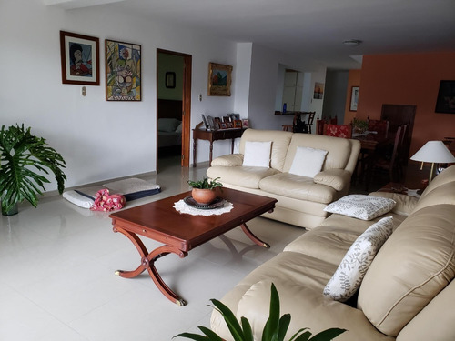 Los Naranjos Del Cafetal Hermosa Vista Calle Privada Vigilancia Tanque 10.000lts Renovada 2 Cocinas 4h/5b/4 Puestos Súper Oportunidad!! Hermosa Vista Oportunidad