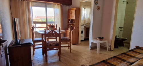 Imagen 11 de 30 de Alquiler Departamentos 2 Ambientes Villa Gesell A 1 Cuadra De La Playa. Paseo 129 Y Av 1 Y Paseo 133 Y Av 1 Leer Descripción