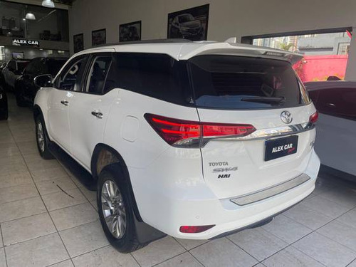 Toyota Hilux SW4 2.7 VVT-I FLEX SRV 7L 4X2 AUTOMÁTICO