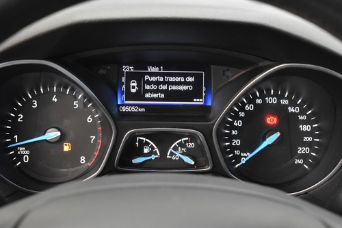 Imagen 10 de 15 de Ford Focus L/16 2.0 4 P Se 2017 La Plata 493